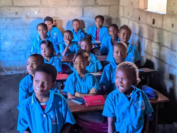 Élèves de l'École Privée ELIMA en salle de classe